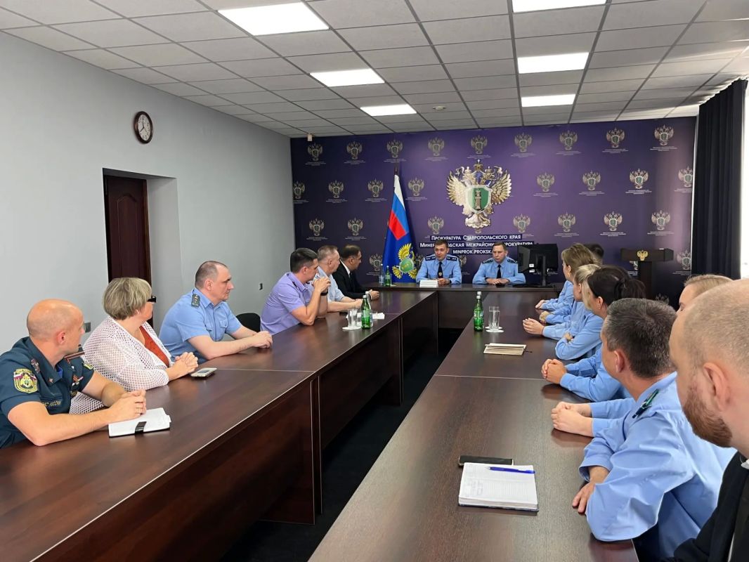 Прокурор Ставропольского края представил нового Минераловодского межрайонного прокурора Прокурор Ставропольского края представил нового Минераловодского межрайонного прокурора