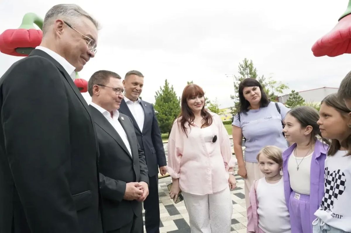 Сегодня на Ставрополье с рабочей поездкой прибыл секретарь Генсовета партии «Единая Россия» Владимир Владимирович Якушев Сегодня на Ставрополье с рабочей поездкой прибыл секретарь Генсовета партии «Единая Россия» Владимир Владимирович Якушев