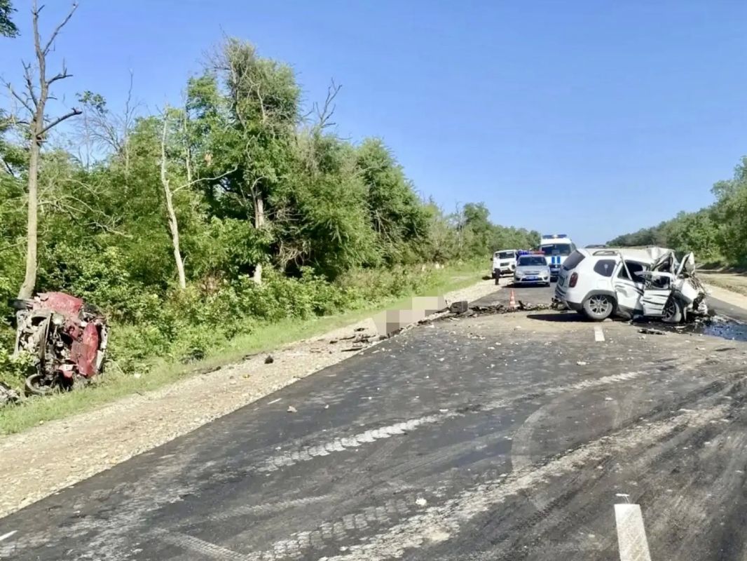 В Александровском округе в результате столкновения автомобилей погиб водитель В Александровском округе в результате столкновения автомобилей погиб водитель