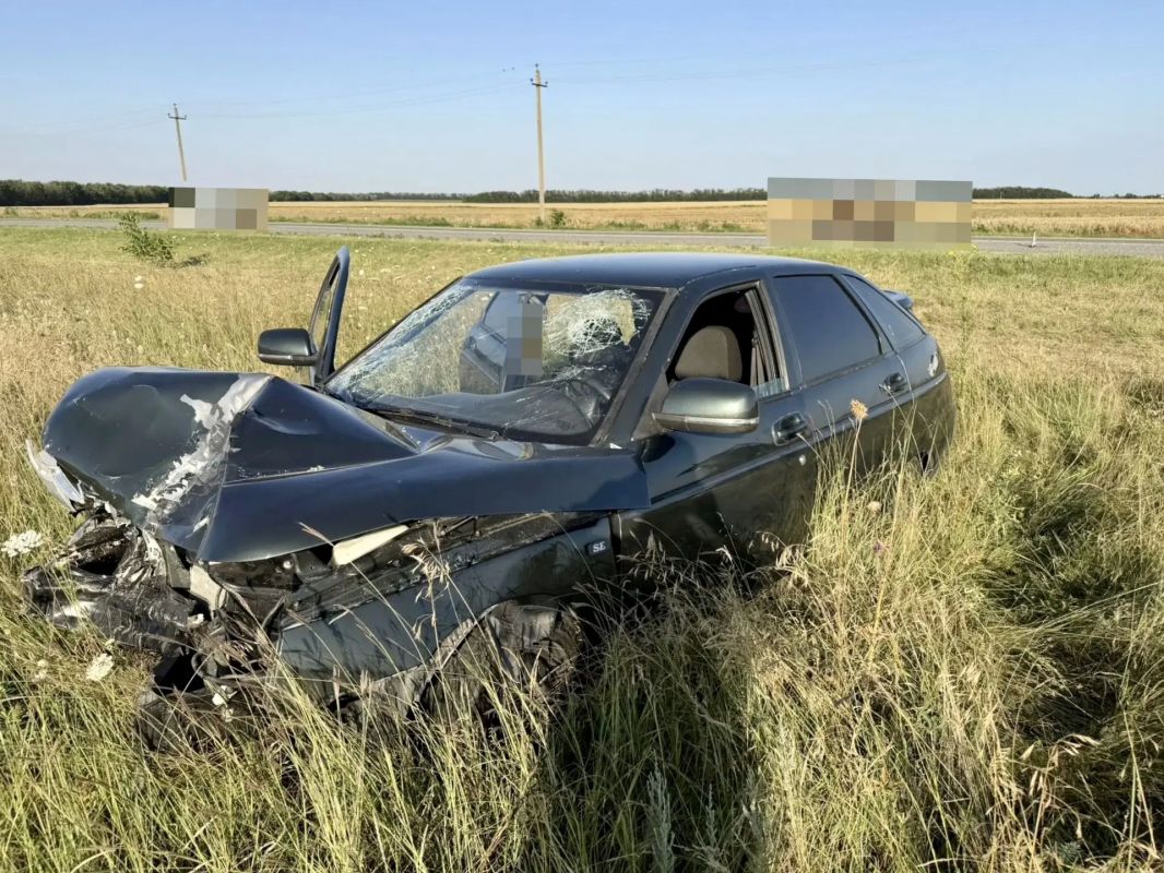 В Кировском округе в результате столкновения двух автомобилей пострадал водитель В Кировском округе в результате столкновения двух автомобилей пострадал водитель