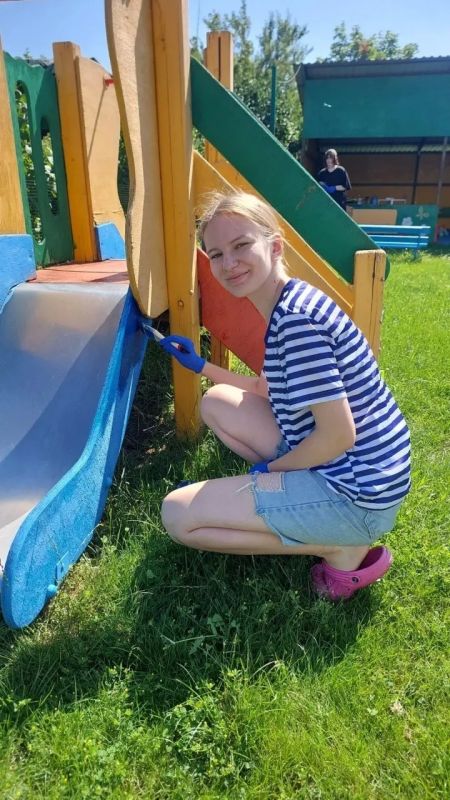 Когда взрослые делают мир ярче - дети улыбаются шире! Когда взрослые делают мир ярче - дети улыбаются шире!