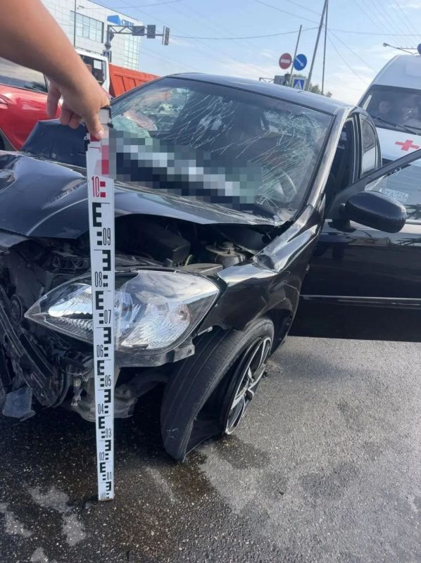 Два автомобиля столкнулись при повороте на Южном обходе Ставрополя Два автомобиля столкнулись при повороте на Южном обходе Ставрополя