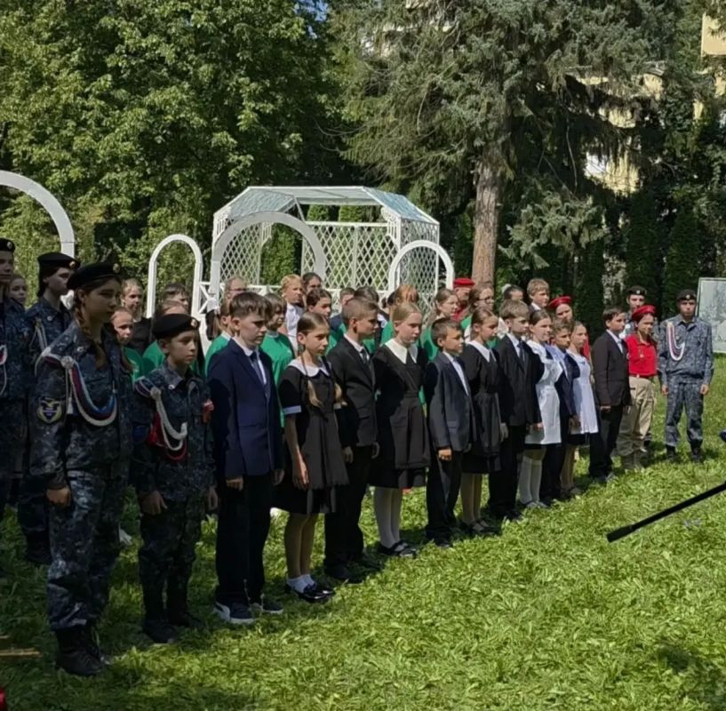 Евгений Моисеев: Кисловодск присоединился к всероссийской акции «Капля жизни» в день солидарности в борьбе с терроризмом Евгений Моисеев: Кисловодск присоединился к всероссийской акции «Капля жизни» в день солидарности в борьбе с терроризмом