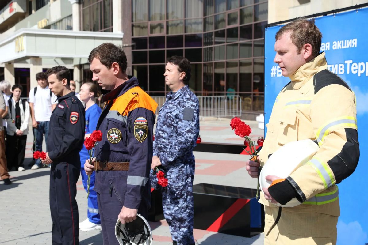 В Ставрополе состоялся митинг памяти, приуроченный ко Дню солидарности в борьбе с терроризмом В Ставрополе состоялся митинг памяти, приуроченный ко Дню солидарности в борьбе с терроризмом