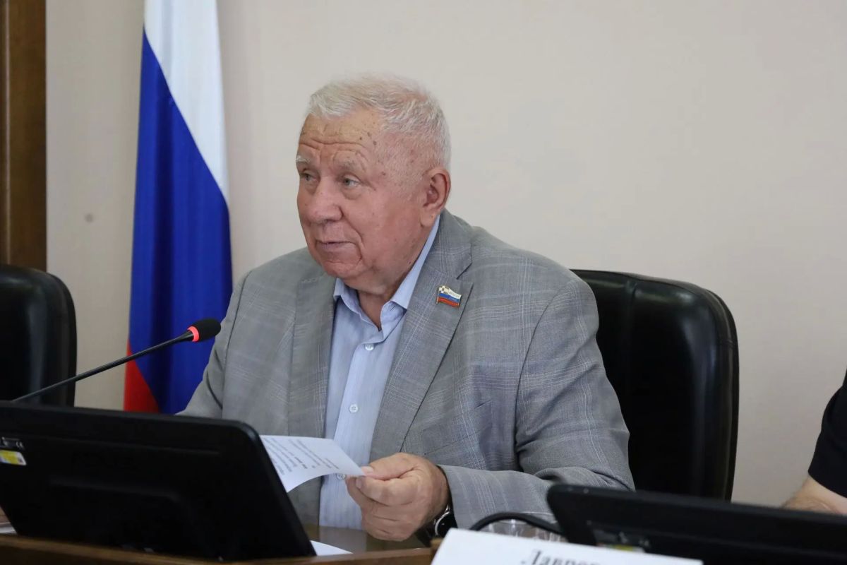 В краевой Думе обсудили введение лицензирования табачной и никотинсодержащей продукции В краевой Думе обсудили введение лицензирования табачной и никотинсодержащей продукции