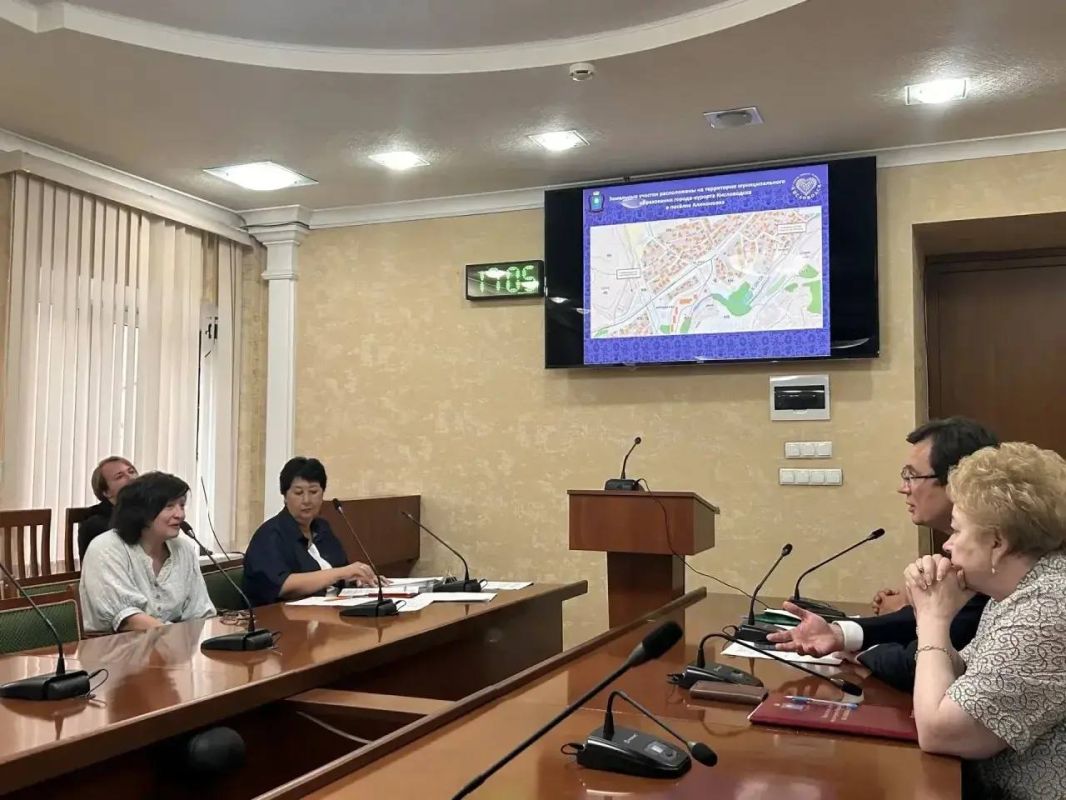 Евгений Моисеев: В Кисловодске впервые предоставили 8 земельных участков участникам СВО и членам их семей Евгений Моисеев: В Кисловодске впервые предоставили 8 земельных участков участникам СВО и членам их семей