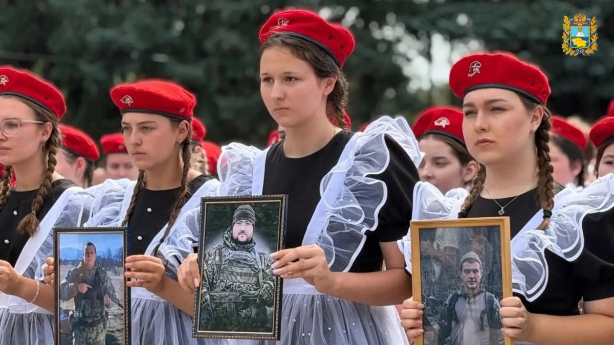В станице Зольской Кировского округа торжественно открыли мемориал в честь земляков, погибших в локальных войнах В станице Зольской Кировского округа торжественно открыли мемориал в честь земляков, погибших в локальных войнах