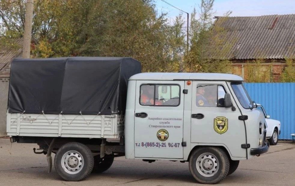 Рыбаки попали в беду в селе Красногвардейском — выбраться им помогли спасатели