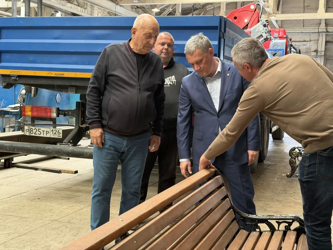 Дмитрий Ворошилов: Ранее в рамках курортного сбора мы проводили замену старых парковых диванов Дмитрий Ворошилов: Ранее в рамках курортного сбора мы проводили замену старых парковых диванов