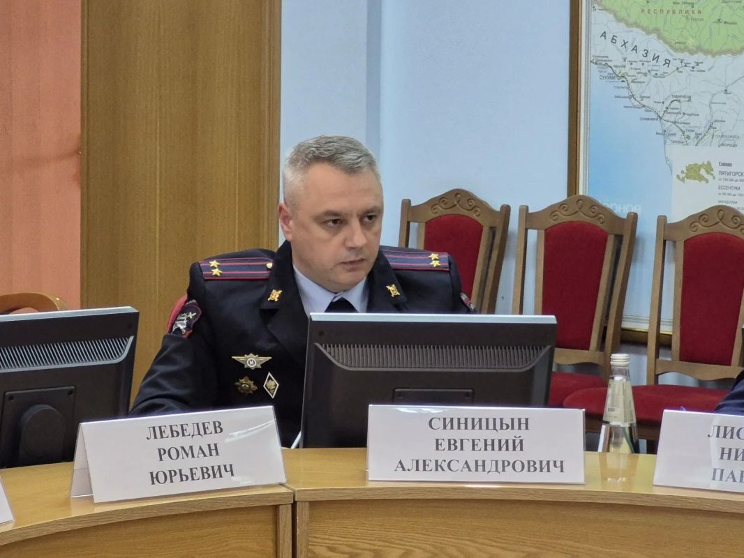 Сотрудники ставропольской Госавтоинспекции края обсудили проблематику аварийности с несовершеннолетними водителями в Общественной палате края Сотрудники ставропольской Госавтоинспекции края обсудили проблематику аварийности с несовершеннолетними водителями в Общественной палате края