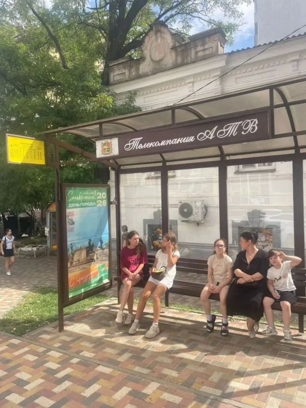 Более 7 тысяч цветов высадили на клумбах Ставрополя ко Дню города Более 7 тысяч цветов высадили на клумбах Ставрополя ко Дню города