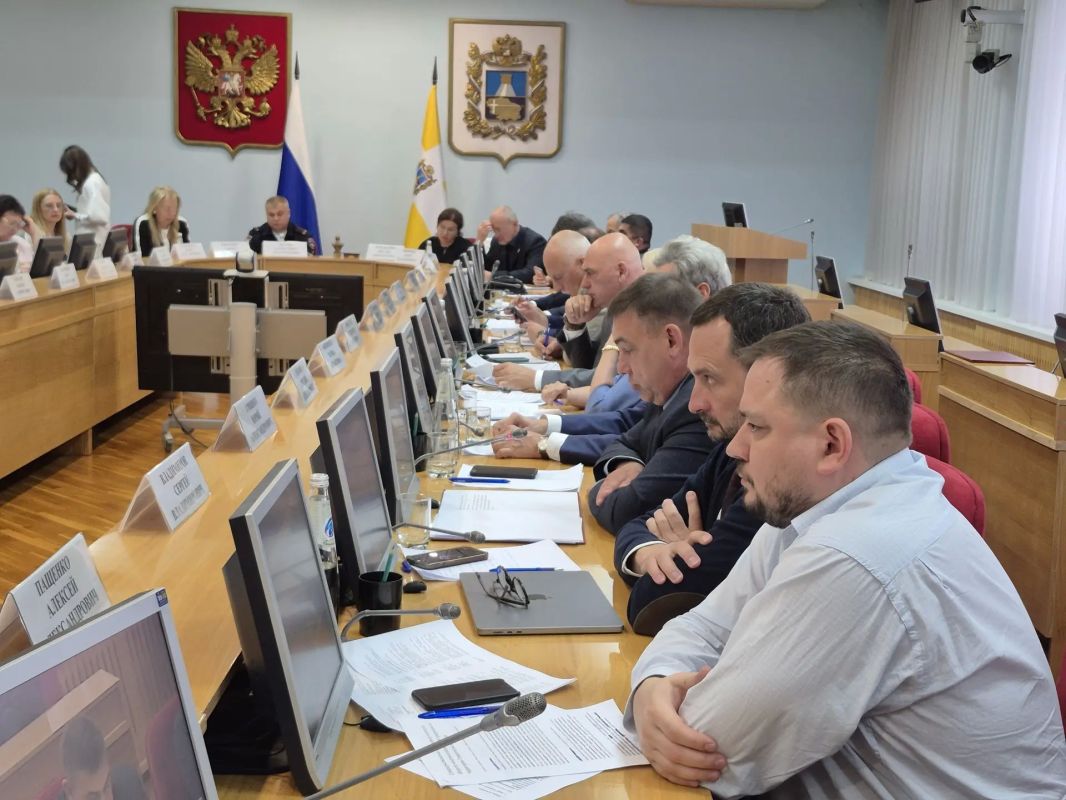 Сотрудники ставропольской Госавтоинспекции края обсудили проблематику аварийности с несовершеннолетними водителями в Общественной палате края Сотрудники ставропольской Госавтоинспекции края обсудили проблематику аварийности с несовершеннолетними водителями в Общественной палате края