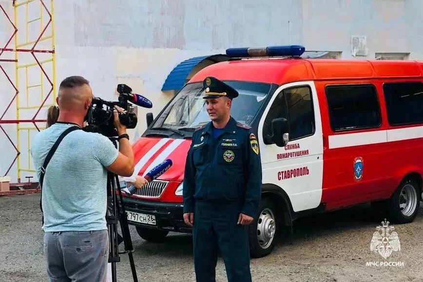 Смывая копоть и сажу: огнеборцы МЧС Ставрополья проводили товарища на заслуженный отдых Смывая копоть и сажу: огнеборцы МЧС Ставрополья проводили товарища на заслуженный отдых