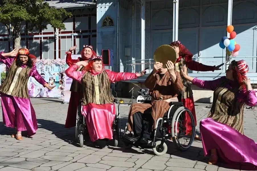 Дмитрий Ворошилов: В парке Цветник состоялся IX Инклюзивный бал «Вдохновение» Дмитрий Ворошилов: В парке Цветник состоялся IX Инклюзивный бал «Вдохновение»