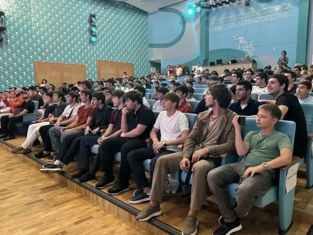 Легенда в Кисловодске!. В День Города наши юные спортсмены встретились с Михаином Лопесом — пятикратным олимпийским чемпионом Легенда в Кисловодске!. В День Города наши юные спортсмены встретились с Михаином Лопесом — пятикратным олимпийским чемпионом