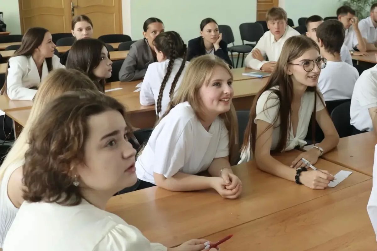 Владимир Владимиров: У нас в Ставропольском крае живет много талантливой молодежи - умной, активной, целеустремленной Владимир Владимиров: У нас в Ставропольском крае живет много талантливой молодежи - умной, активной, целеустремленной