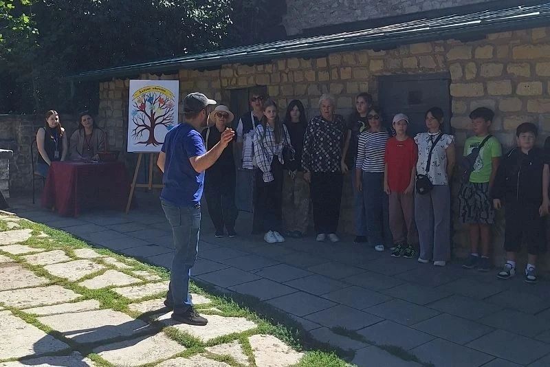 Древо Единства «вырастили» во дворе пятигорского Домика Лермонтова Древо Единства «вырастили» во дворе пятигорского Домика Лермонтова