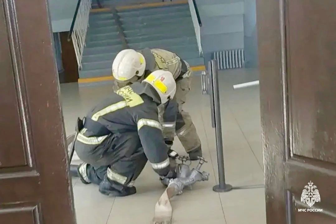 В районой больнице Светлограда произошел пожар из-за короткого замыкания, такова легенда учений В районой больнице Светлограда произошел пожар из-за короткого замыкания, такова легенда учений