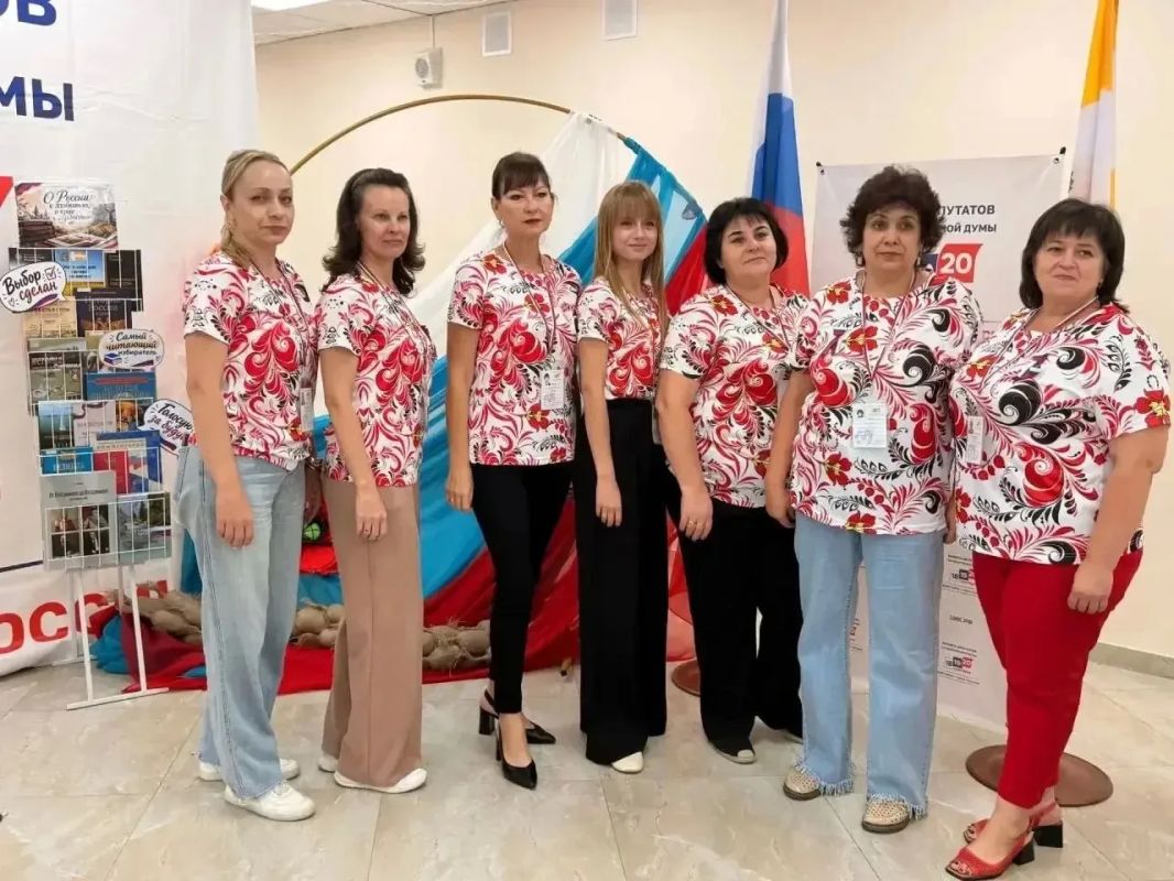 Уважаемые избиратели, все три дня голосования на избирательных участках вас встречали настоящие профессионалы — члены УИК Уважаемые избиратели, все три дня голосования на избирательных участках вас встречали настоящие профессионалы — члены УИК