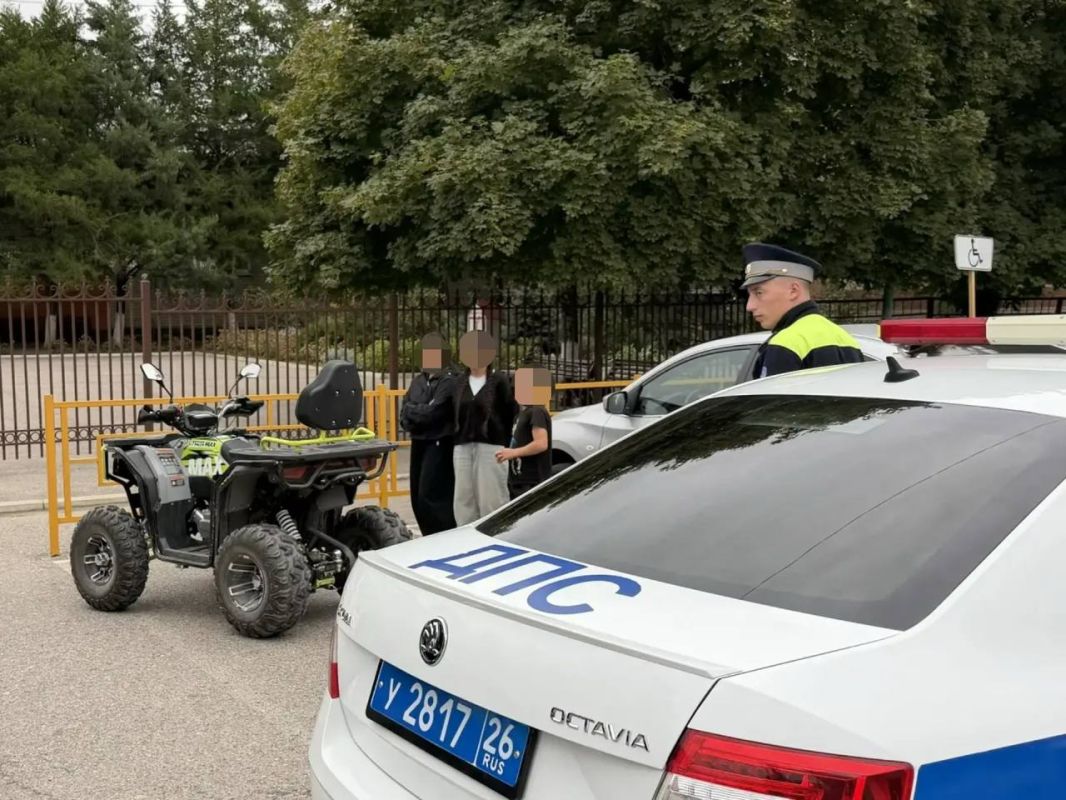 Сотрудники Госавтоинспекции в Курском округе отстранили 15-летнюю девочку от управления квадроциклом