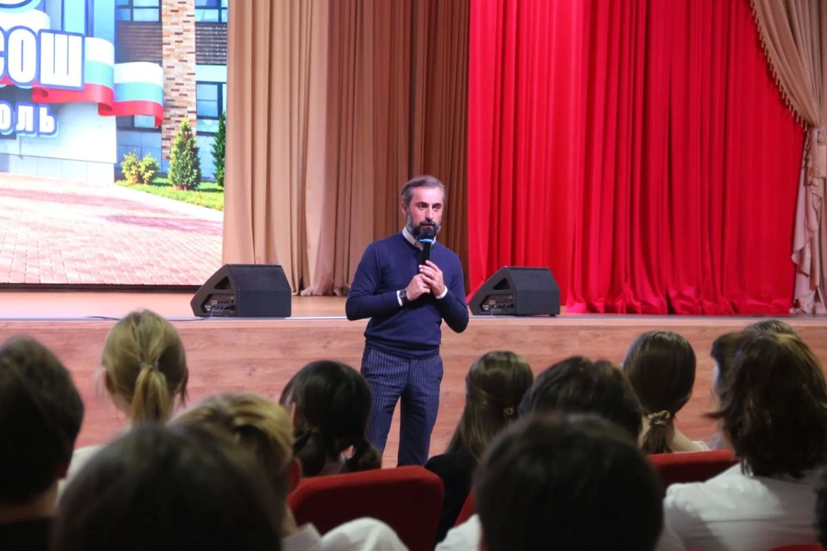 «Терроризм. За кадром»: в Ставрополе правоохранители провели урок безопасности для школьников «Терроризм. За кадром»: в Ставрополе правоохранители провели урок безопасности для школьников
