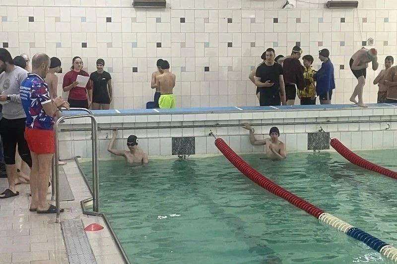 Соревнуются юные спасатели Соревнуются юные спасатели