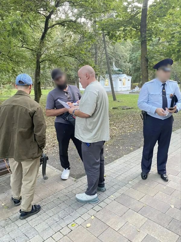 Фотографов с дикими птицами оштрафовали в нижней аллее Курортного парка Ессентуков