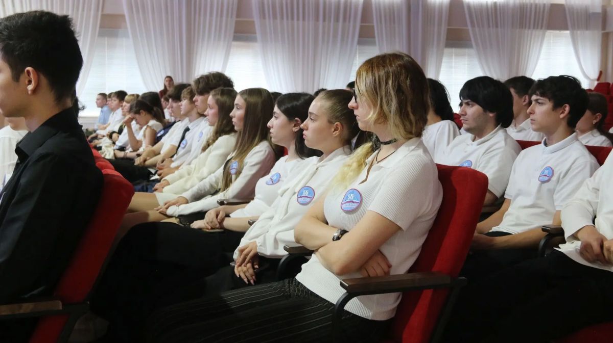 «Терроризм. За кадром»: в Ставрополе правоохранители провели урок безопасности для школьников «Терроризм. За кадром»: в Ставрополе правоохранители провели урок безопасности для школьников