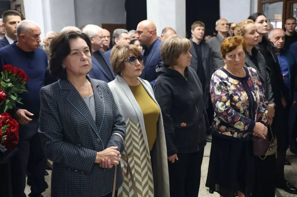 На Ставрополье простились с Николаем Тимофеевичем Великданем На Ставрополье простились с Николаем Тимофеевичем Великданем
