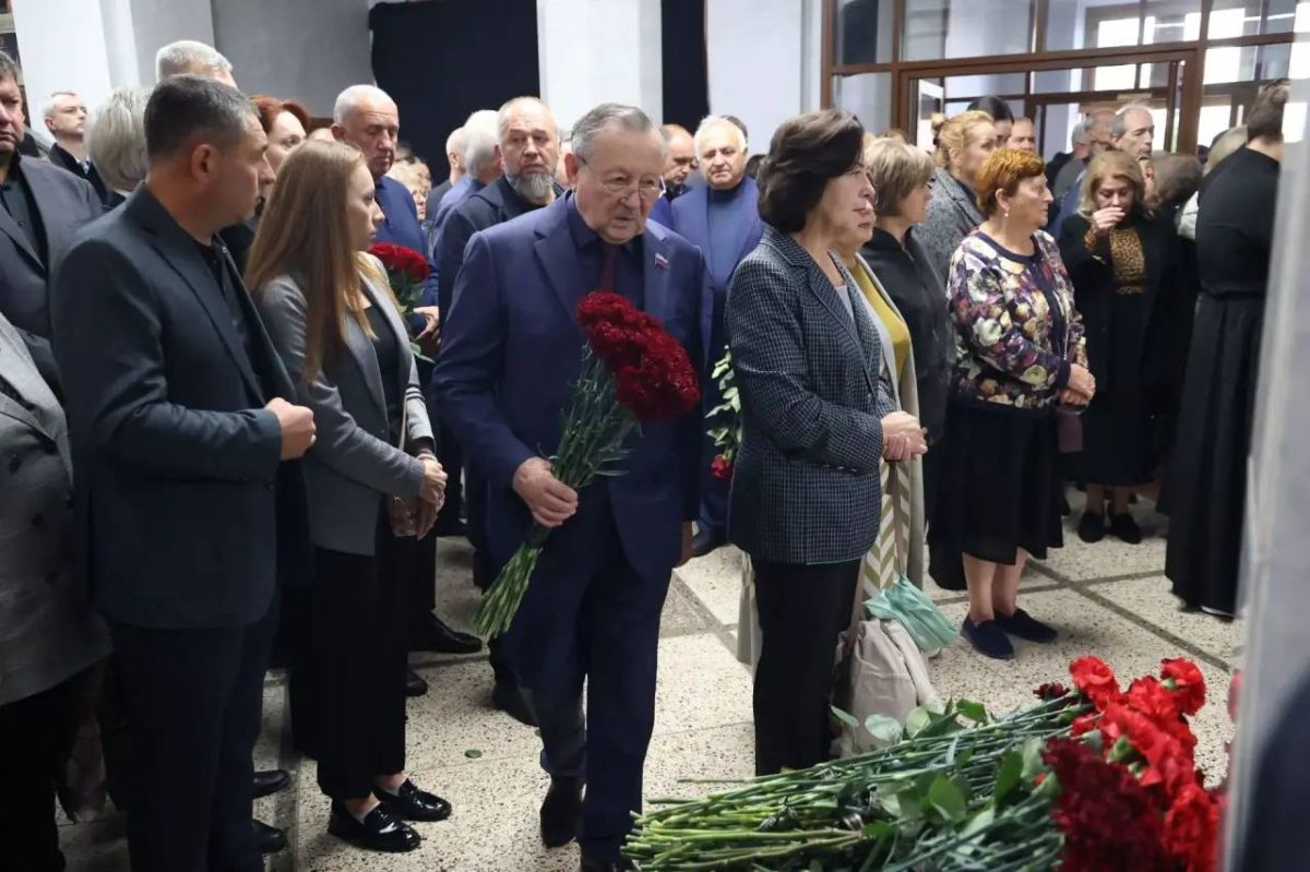 На Ставрополье простились с Николаем Тимофеевичем Великданем На Ставрополье простились с Николаем Тимофеевичем Великданем