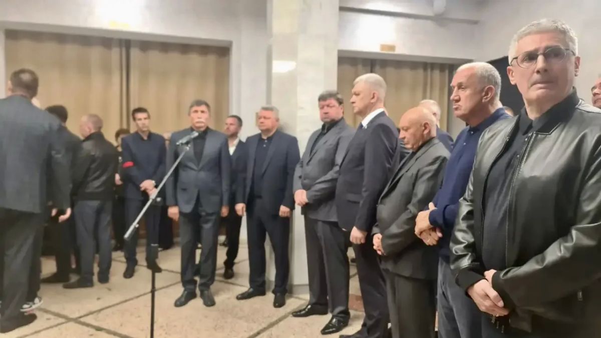 Ставрополье простилось с председателем краевой Думы Николаем Великданем Ставрополье простилось с председателем краевой Думы Николаем Великданем