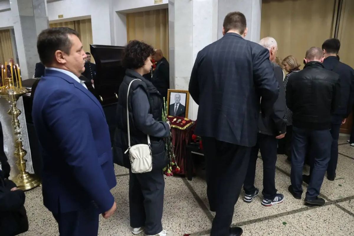 На Ставрополье простились с Николаем Тимофеевичем Великданем На Ставрополье простились с Николаем Тимофеевичем Великданем
