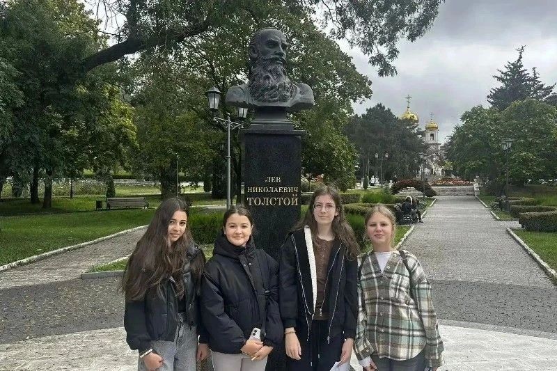 Дню города и Международному дню туризма юные пятигорчане посвятили исторический квест на открытом воздухе Дню города и Международному дню туризма юные пятигорчане посвятили исторический квест на открытом воздухе