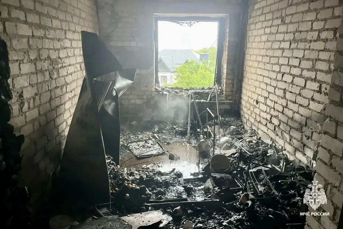 #ПожарныеСутки26. Огнеборцы МЧС Ставрополья спасли 5 человек из пожара Вчера в поселке Горячеводском, на улице Заводской, произошел пожар на 4-м этаже многоквартирного жилого дома #ПожарныеСутки26. Огнеборцы МЧС Ставрополья спасли 5 человек из пожара Вчера в поселке Горячеводском, на улице Заводской, произошел пожар на 4-м этаже многоквартирного жилого дома