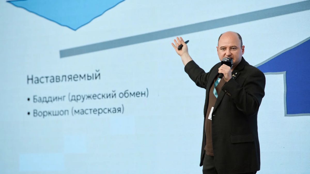 Перед участниками встречи выступили заместитель руководителя образовательного центра «Машук» Екатерина Егошина, председатель Совета ветеранов прокуратуры Ставрополья Шахид Тутаев и ветеран ведомства Владимир Кравченко Перед участниками встречи выступили заместитель руководителя образовательного центра «Машук» Екатерина Егошина, председатель Совета ветеранов прокуратуры Ставрополья Шахид Тутаев и ветеран ведомства Владимир Кравченко