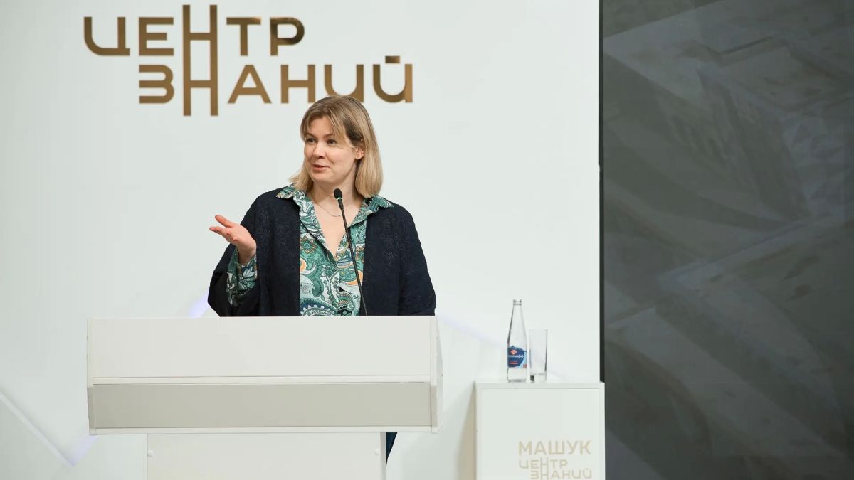 Перед участниками встречи выступили заместитель руководителя образовательного центра «Машук» Екатерина Егошина, председатель Совета ветеранов прокуратуры Ставрополья Шахид Тутаев и ветеран ведомства Владимир Кравченко Перед участниками встречи выступили заместитель руководителя образовательного центра «Машук» Екатерина Егошина, председатель Совета ветеранов прокуратуры Ставрополья Шахид Тутаев и ветеран ведомства Владимир Кравченко