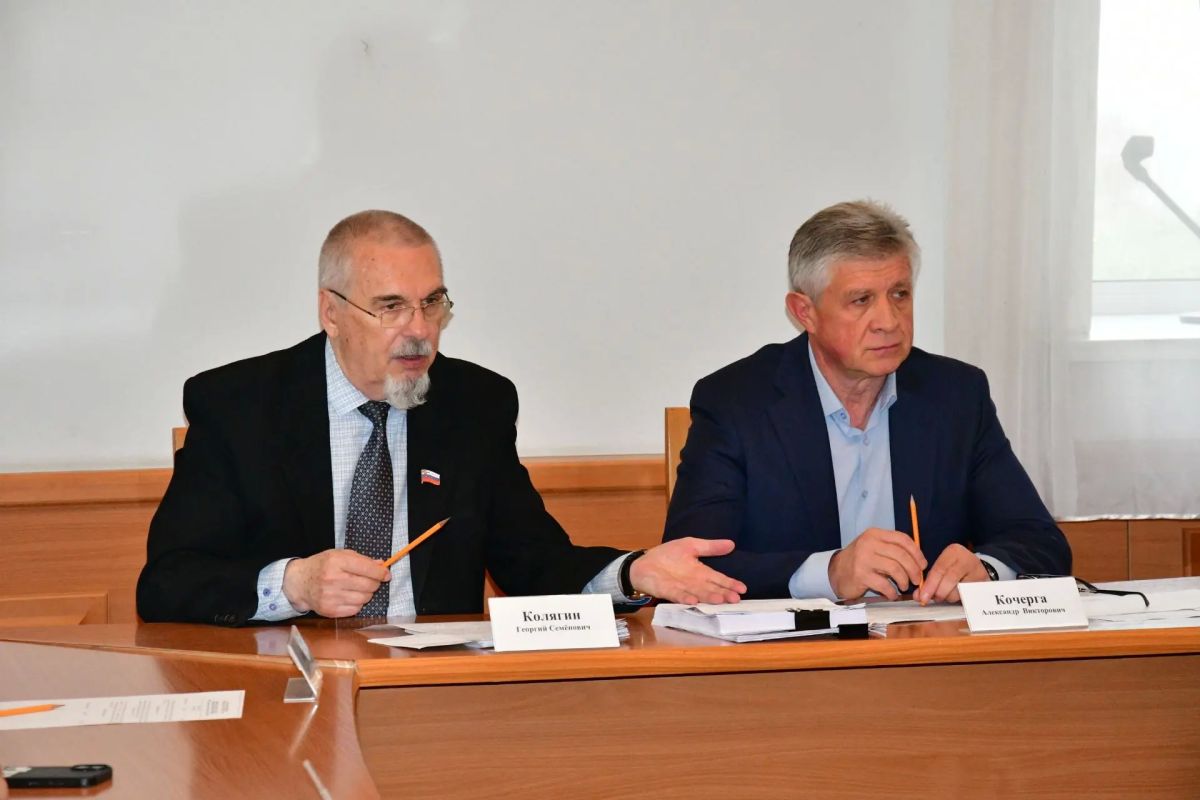 В городской Думе под председательством Александра Кочерги прошло заседание бюджетного комитета