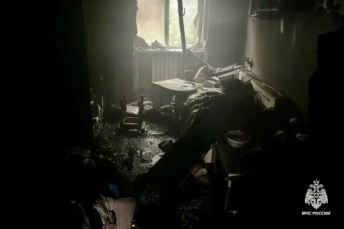 #ПожарныеСутки26. Огнеборцы МЧС Ставрополья спасли 5 человек из пожара Вчера в поселке Горячеводском, на улице Заводской, произошел пожар на 4-м этаже многоквартирного жилого дома #ПожарныеСутки26. Огнеборцы МЧС Ставрополья спасли 5 человек из пожара Вчера в поселке Горячеводском, на улице Заводской, произошел пожар на 4-м этаже многоквартирного жилого дома