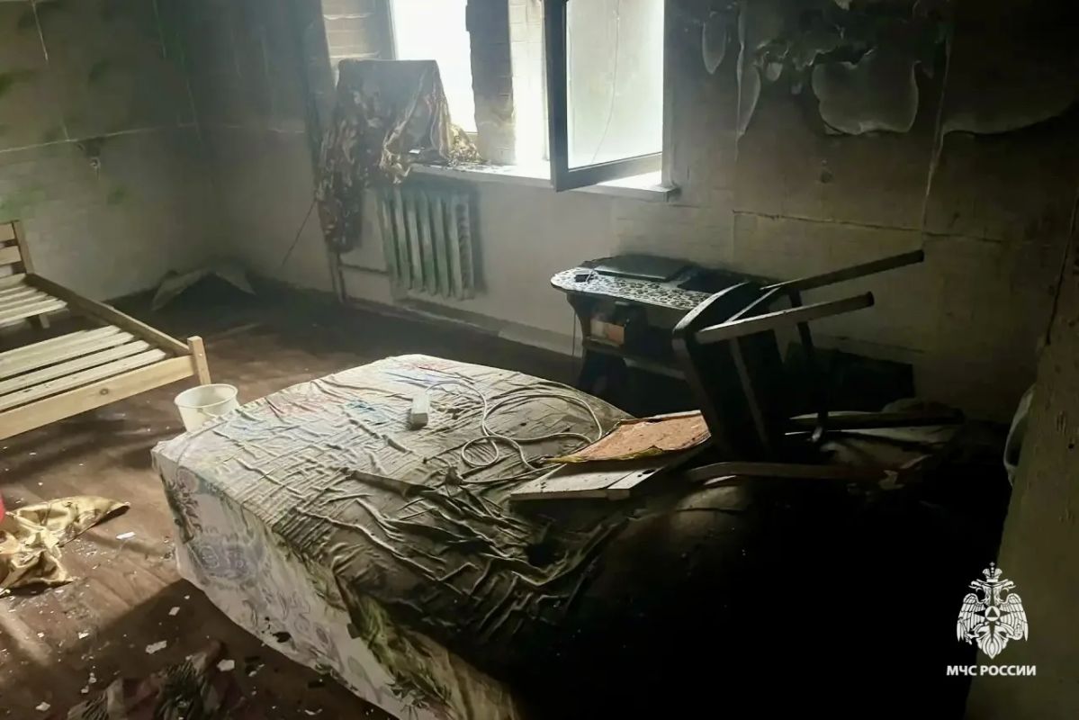 #ПожарныеСутки26. Огнеборцы МЧС Ставрополья спасли 5 человек из пожара Вчера в поселке Горячеводском, на улице Заводской, произошел пожар на 4-м этаже многоквартирного жилого дома #ПожарныеСутки26. Огнеборцы МЧС Ставрополья спасли 5 человек из пожара Вчера в поселке Горячеводском, на улице Заводской, произошел пожар на 4-м этаже многоквартирного жилого дома
