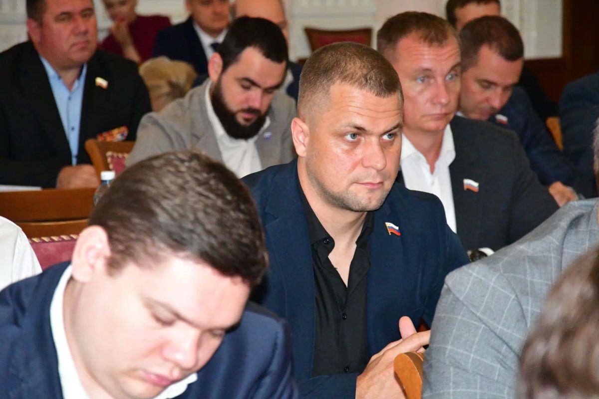Георгий Колягин провел очередное заседание муниципального парламента Георгий Колягин провел очередное заседание муниципального парламента