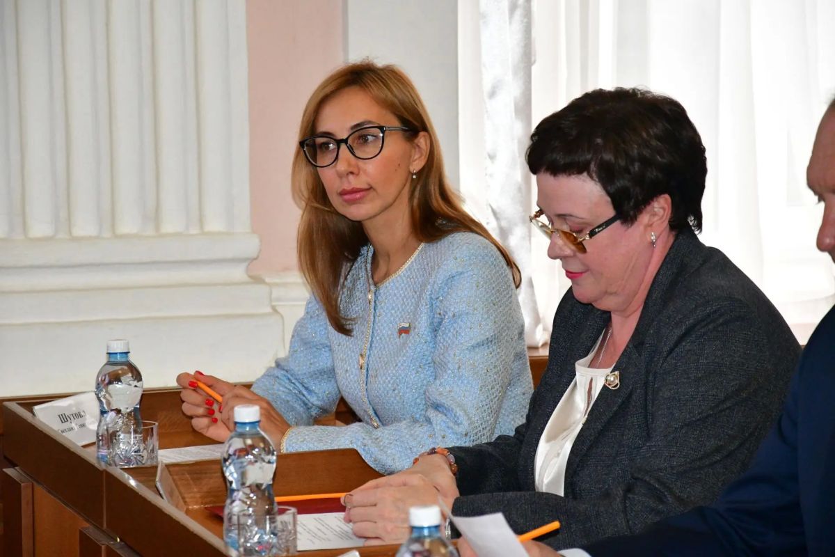 Георгий Колягин провел очередное заседание муниципального парламента Георгий Колягин провел очередное заседание муниципального парламента