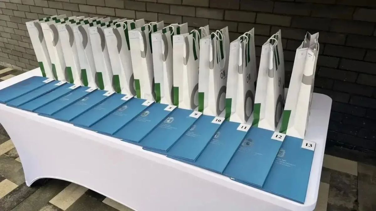 Ключи от новых квартир в Ставрополе получили 17 бывших воспитанников детских домов, которые защищают нашу страну в зоне СВО Ключи от новых квартир в Ставрополе получили 17 бывших воспитанников детских домов, которые защищают нашу страну в зоне СВО