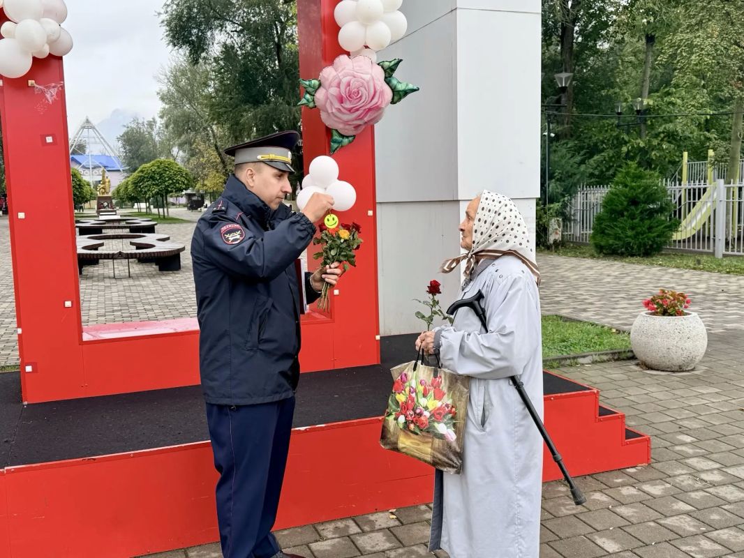 В День пожилого человека Госавтоинспекция Ставрополья напомнила возрастным пешеходам о безопасности на дорогах В День пожилого человека Госавтоинспекция Ставрополья напомнила возрастным пешеходам о безопасности на дорогах