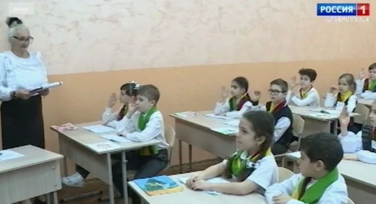 Сегодня в России чествуют тех, кто свою жизнь посвятил воспитанию и дарит знания подрастающему поколению