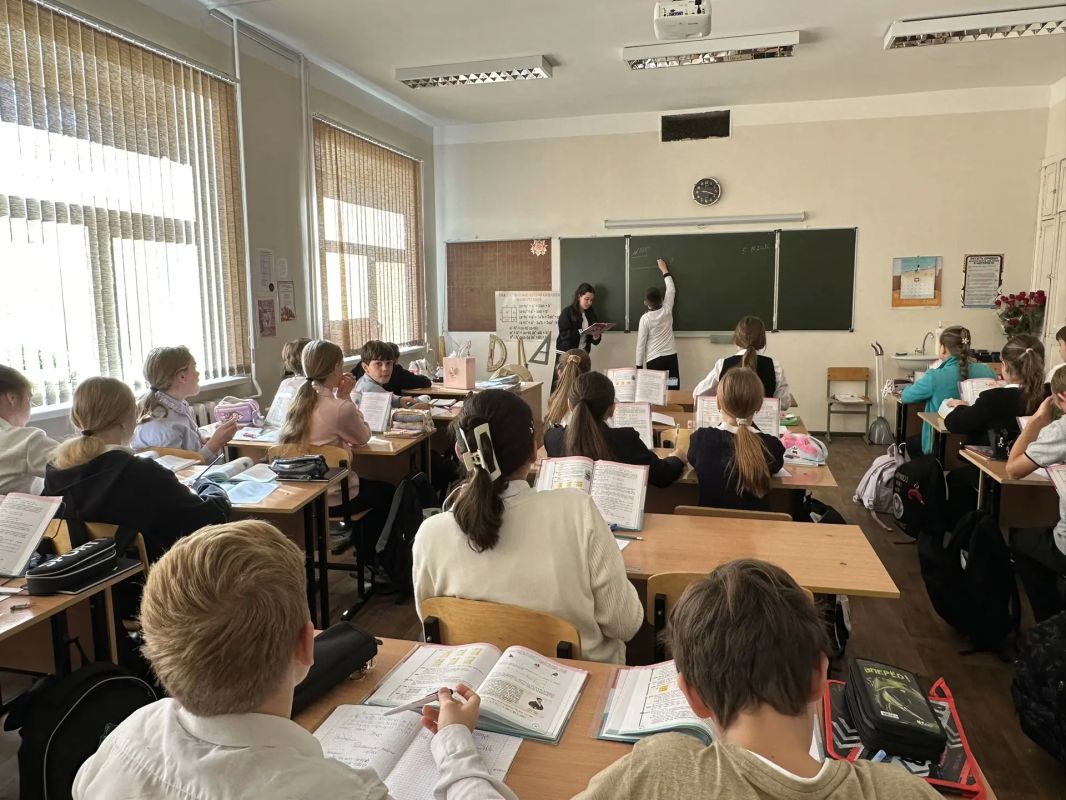 С Днём учителя, дорогие наши педагоги! С Днём учителя, дорогие наши педагоги!