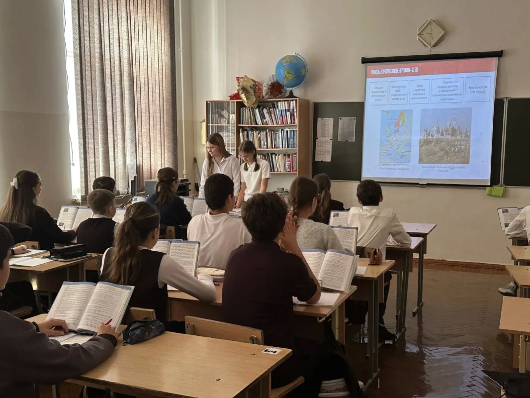 С Днём учителя, дорогие наши педагоги! С Днём учителя, дорогие наши педагоги!