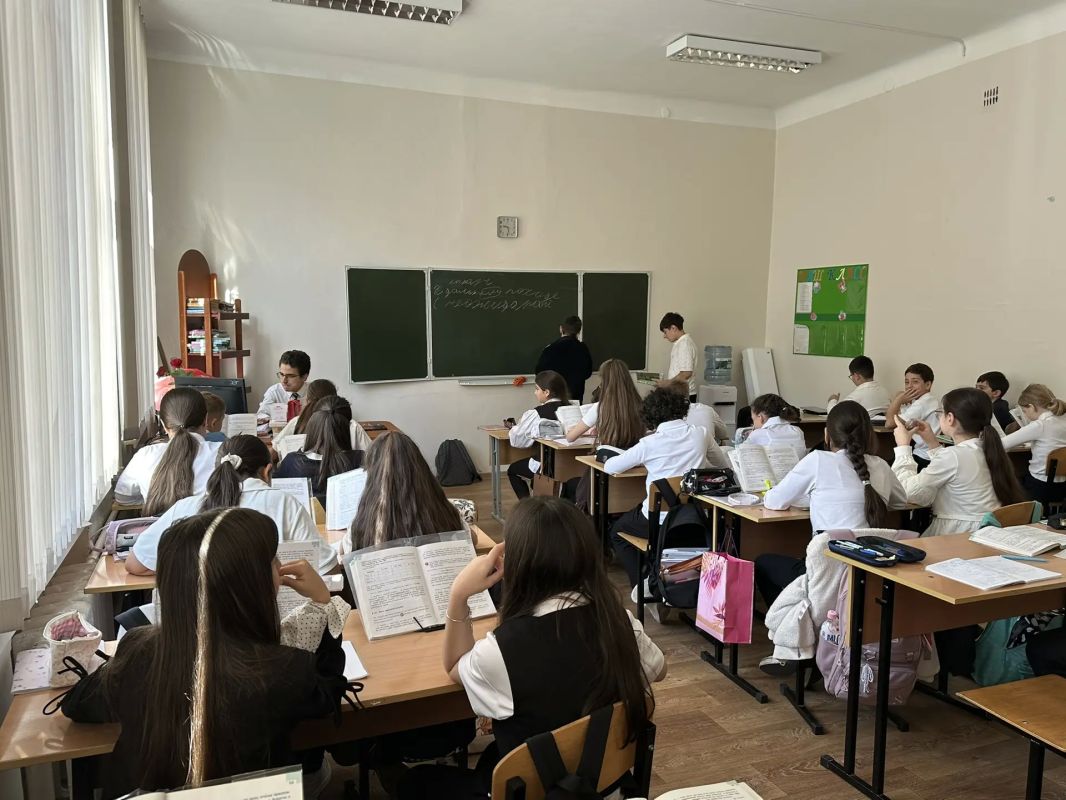 С Днём учителя, дорогие наши педагоги! С Днём учителя, дорогие наши педагоги!