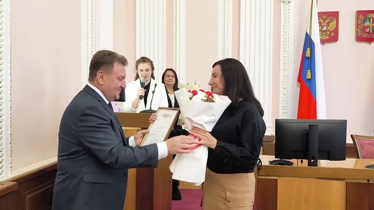 Глава Ставрополя вручил заслуженные награды специалистам сферы дополнительного образования краевой столицы