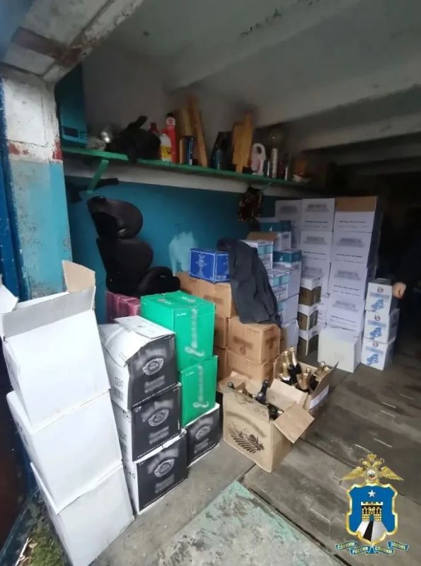 1,5 тысячи бутылок контрафактного алкоголя изъяли полицейские в Невинномысске 1,5 тысячи бутылок контрафактного алкоголя изъяли полицейские в Невинномысске
