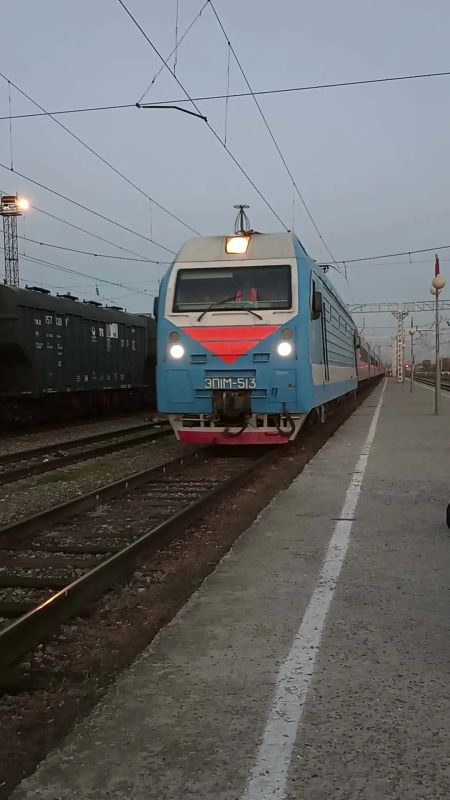 В связи с проведением строительных работ на железнодорожных путях в период с 17 по 19 ноября будет приостановлено движение поездов на участке Лазаревская – Сочи